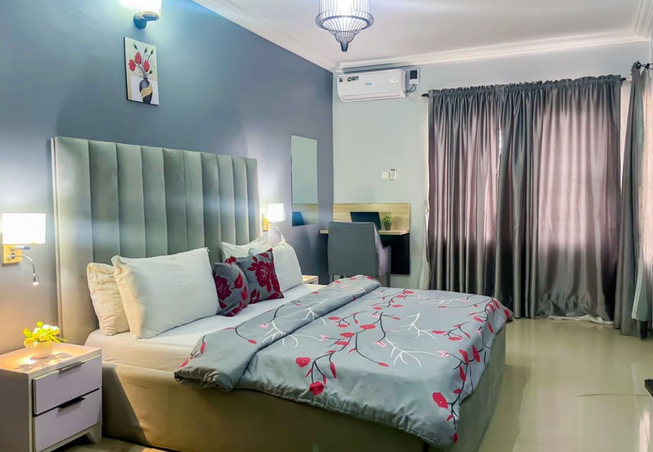 Apartment in Lekki - Executive 2 bedroom | Elegushi bus-stop, Lekki