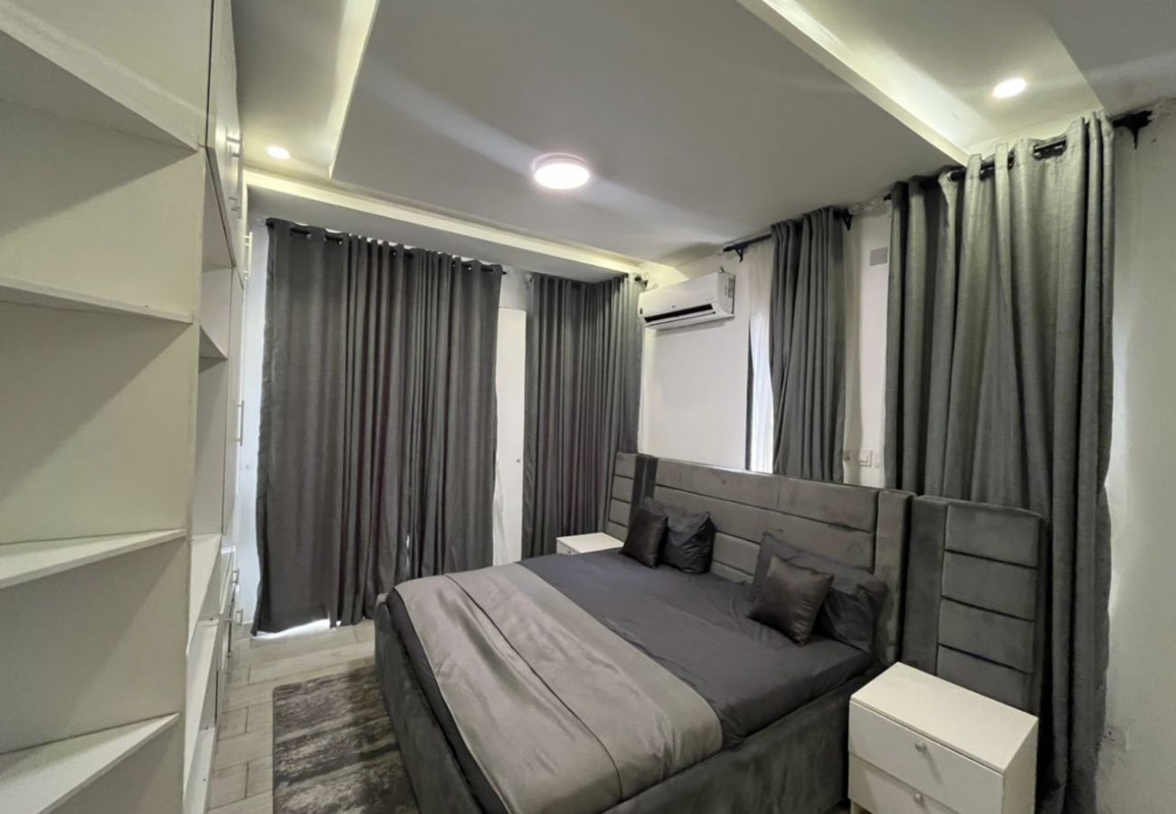 Apartment in Lekki - Lovely 2 bedroom with gym |  Jakande, Lekki (inverter)