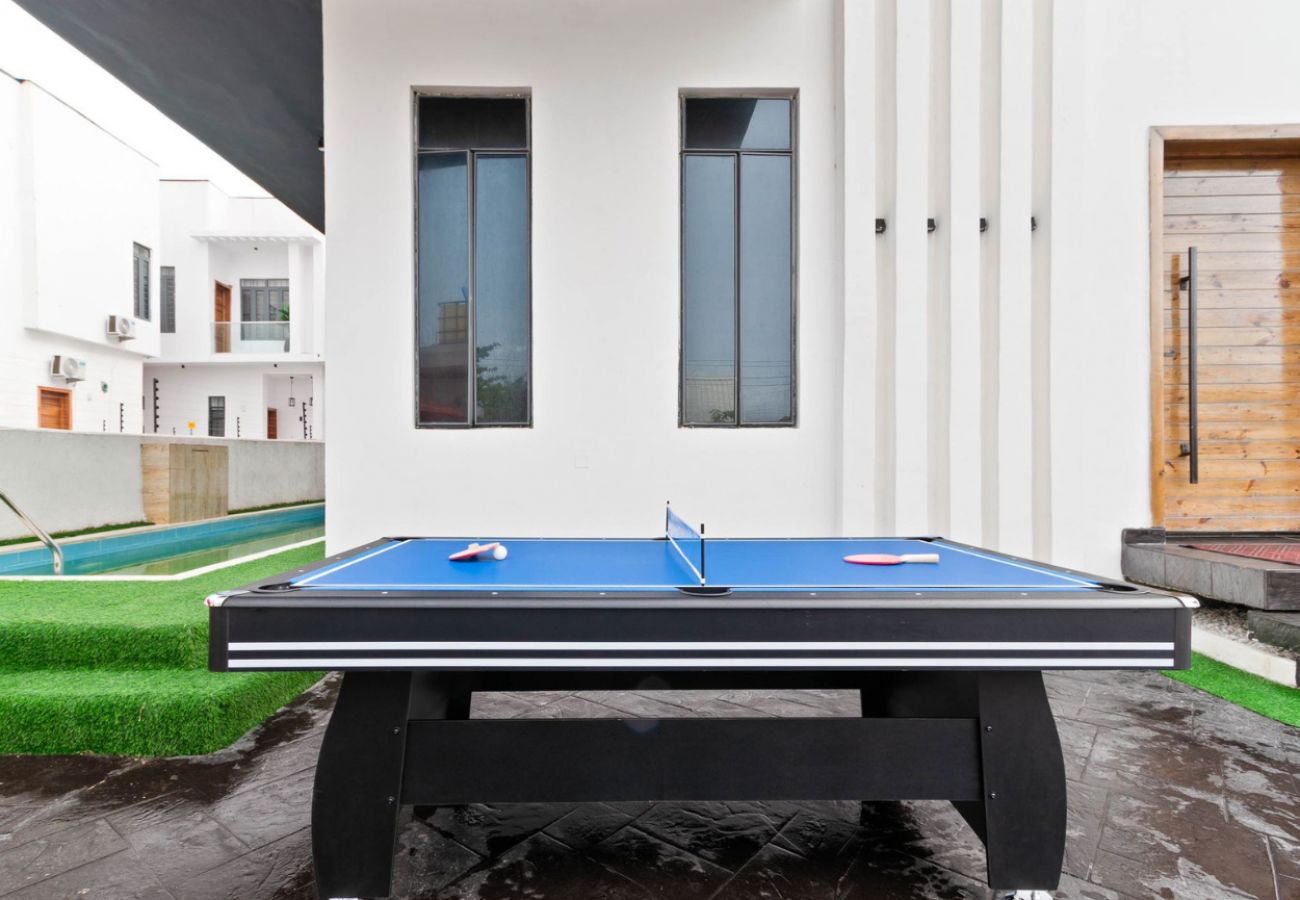 House in Lekki - Majestic 5-bedroom apartment with an outdoor pool, snooker and bbq in Ologolo, Lekki 