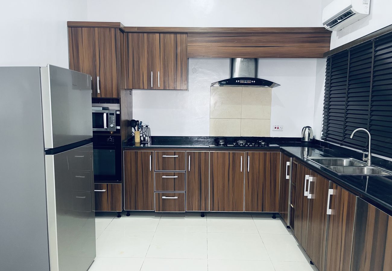 Apartment in Lekki - Alluring 3 bedroom apartment with swimming pool, snooker and Ps4| Ikate, elegushi