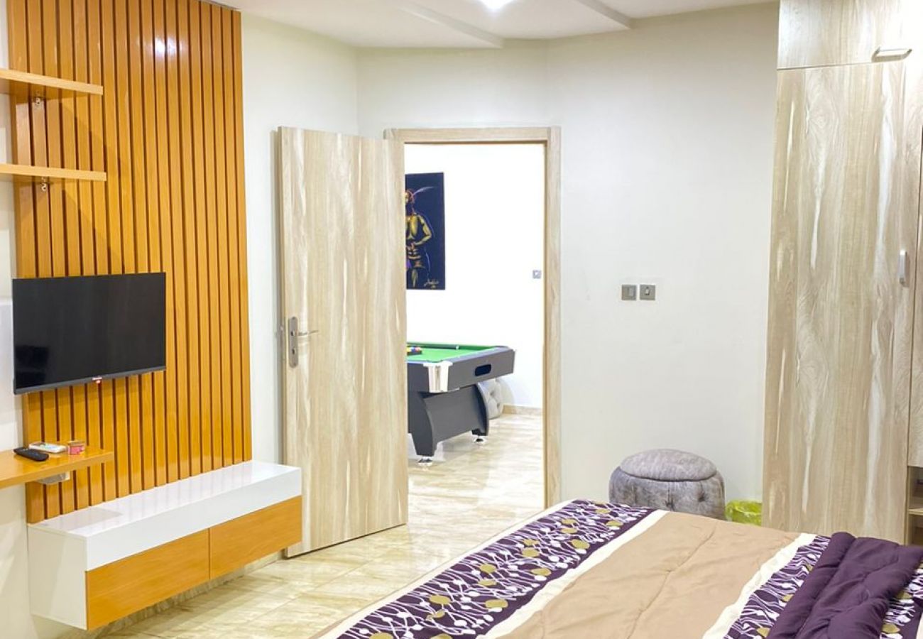Apartment in Lekki - Exquisite 4 Bedroom with snooker,ps5, pool and gym | Eleganza lekki