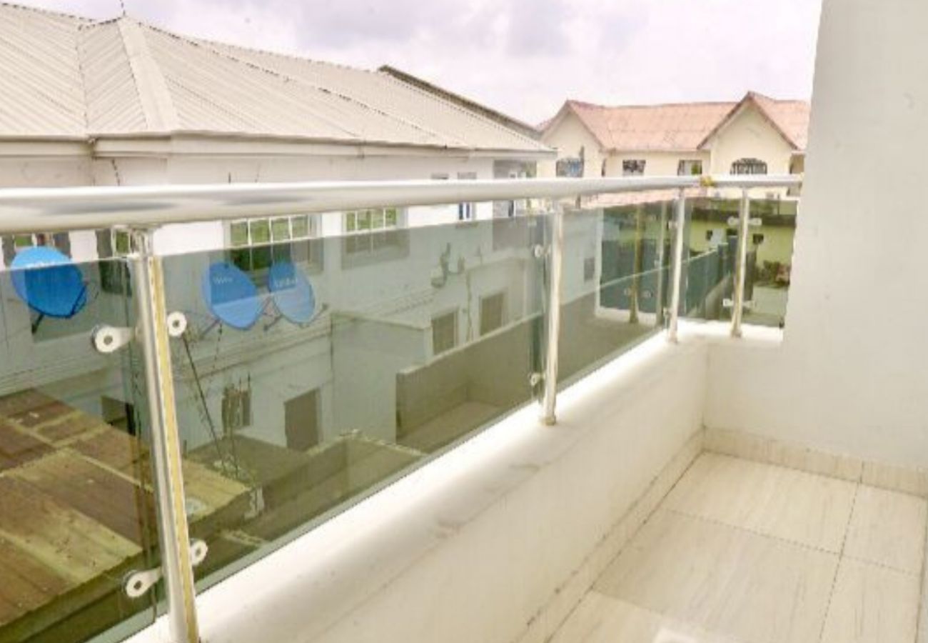 House in Lagos - Stylish 4-bedroom duplex |  Thomas estate Ajah