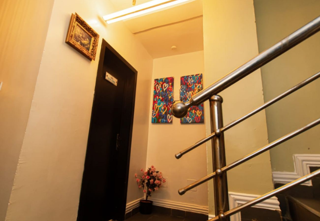 Apartment in Lagos - Appealing 1-Bedroom apartment with a balcony and snooker| Oregun, Ikeja