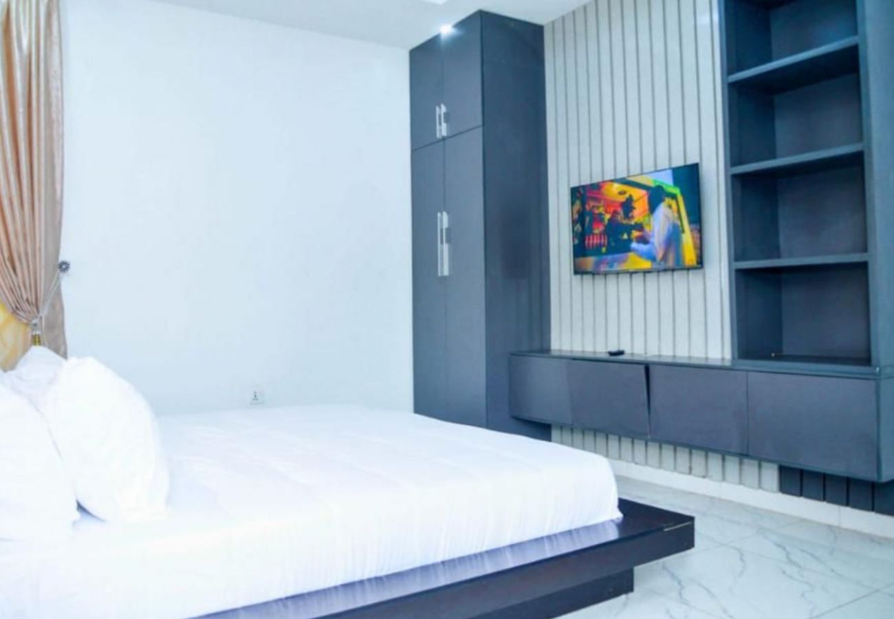 Apartment in Lagos - Captivating 3 bedroom apartment | Command Road. Ipaja.