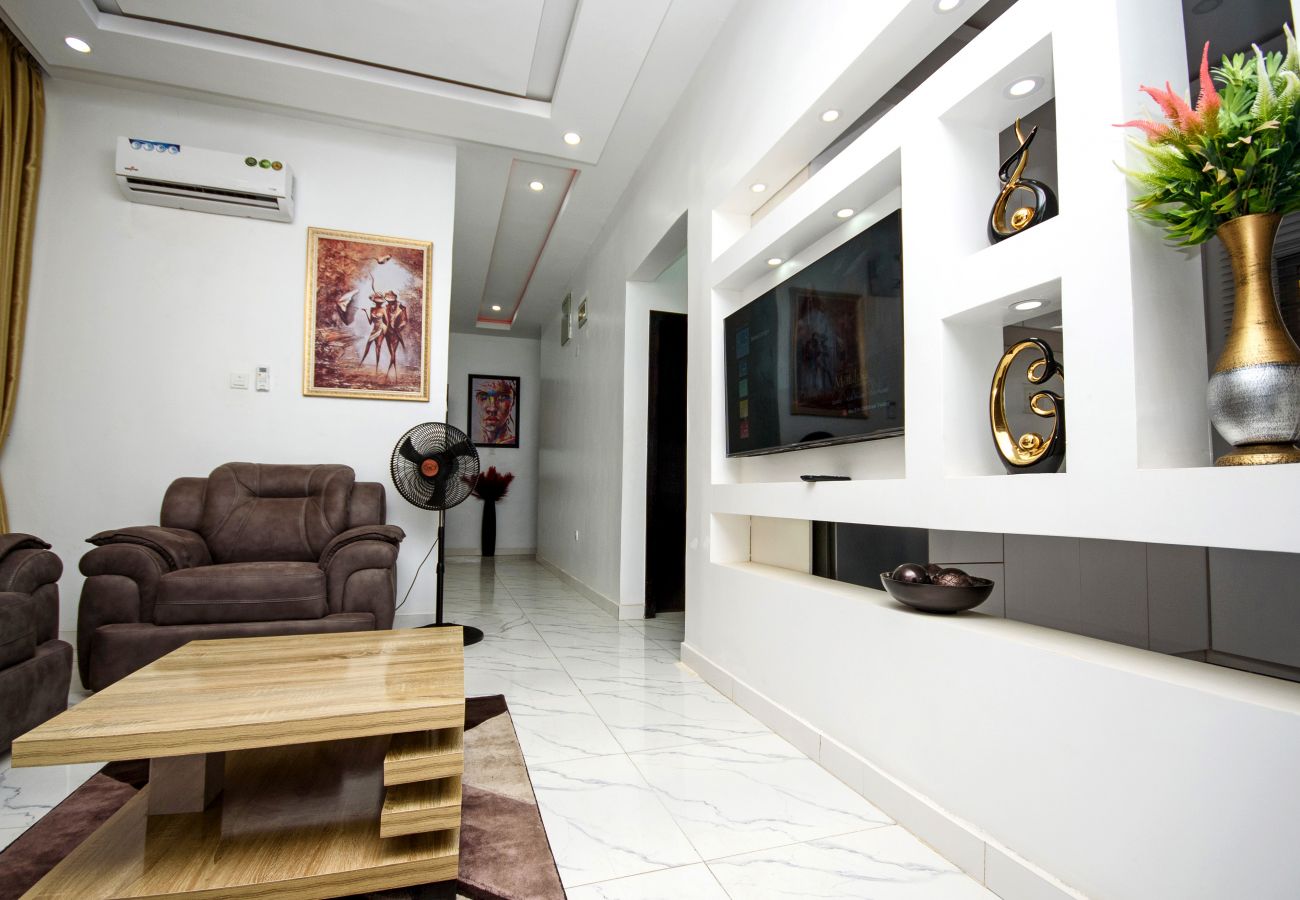 Apartment in Lagos - Captivating 3 bedroom apartment | Command Road. Ipaja.
