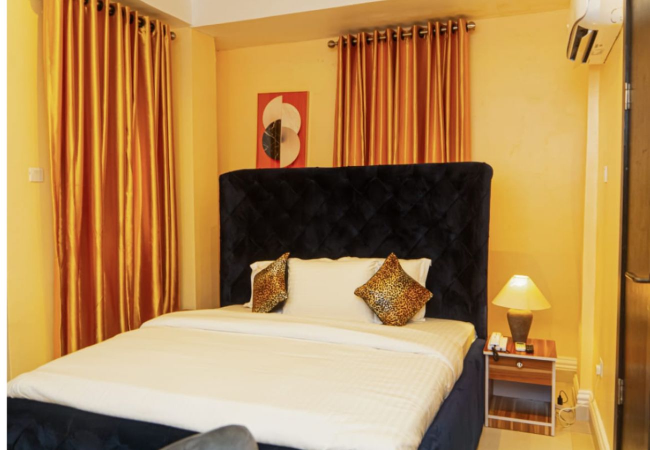Apartment in Lagos - Cute 1-bedroom with snooker board and table tennis | oregun ikeja