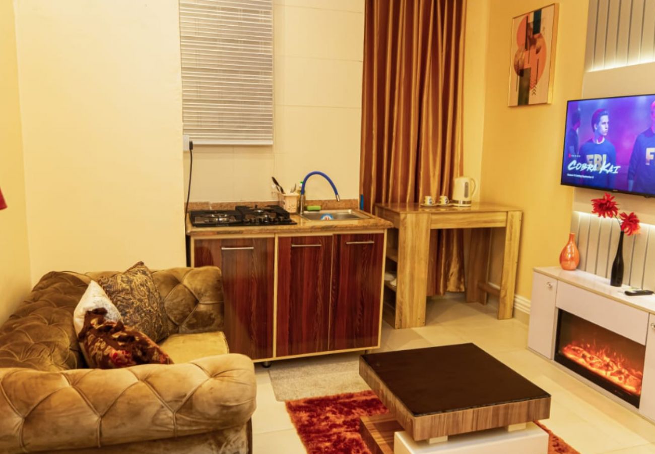 Apartment in Lagos - Cute 1-bedroom with snooker board and table tennis | oregun ikeja