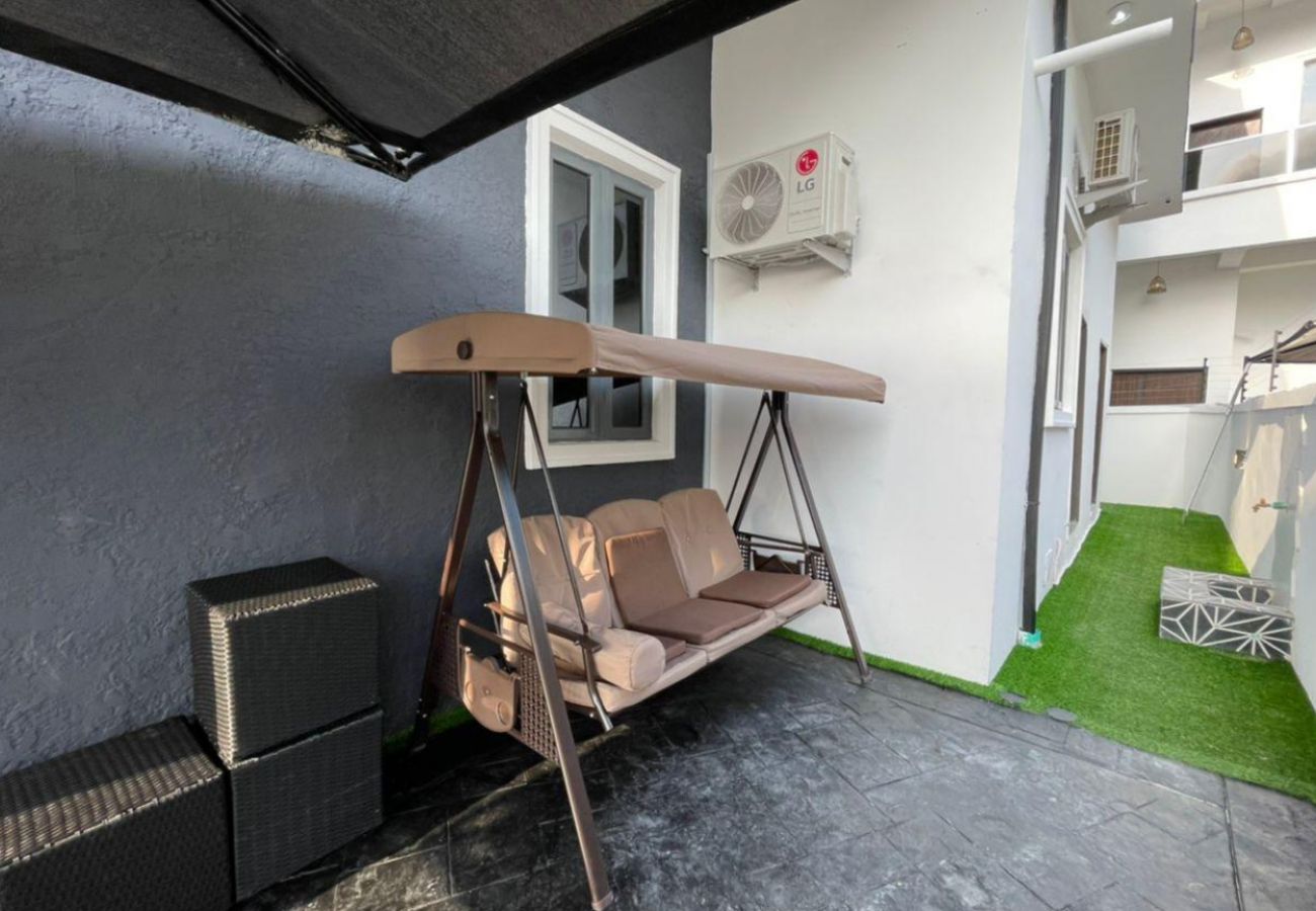 House in Lekki - Lush 5 bedroom duplex with BBQ | Osapa london, lekki
