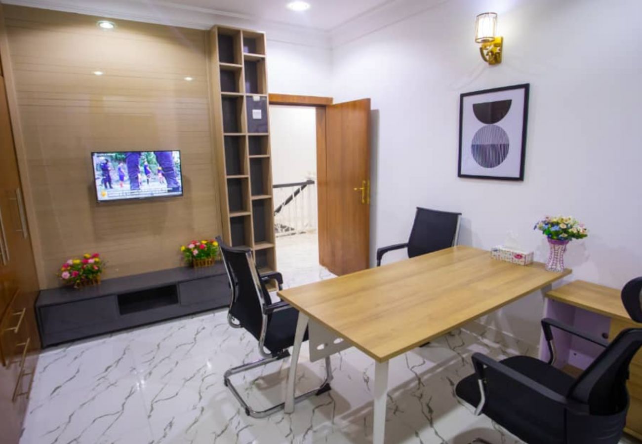 Apartment in Abuja - Cozy 2 bedroom apartment with a working space | Maitama