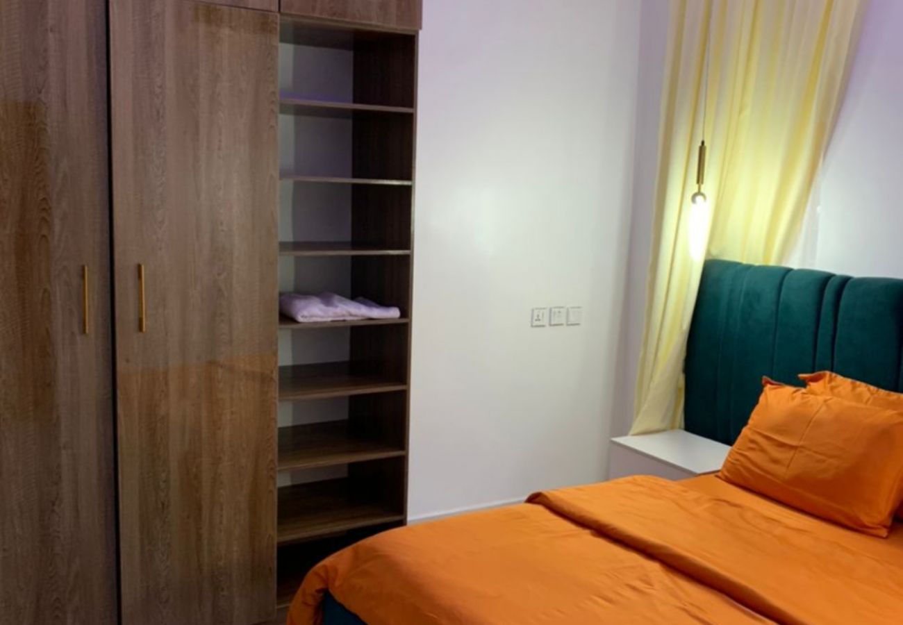 Apartment in Lekki - Stunning 2 bedroom apartment with a balcony | Salem bus stop Lekki