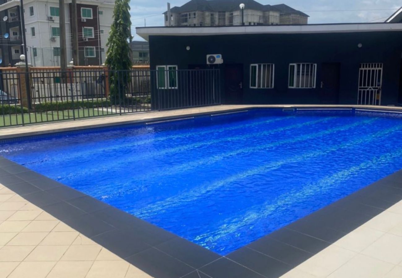 Apartment in Lekki - Attractive 3 bedroom apartment with a swimming pool |  chisco bus stop Lekki (inverter)