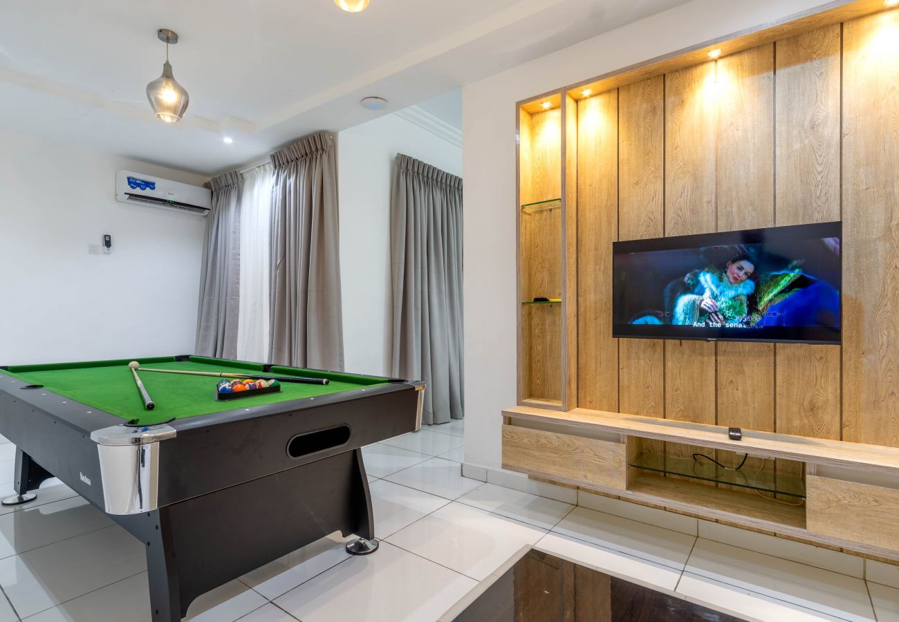 Apartment in Lekki - Elegant 4 bedroom apartment with snooker board | salem bus stop ikate