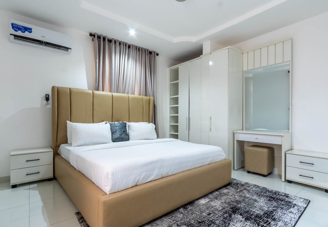 Apartment in Lekki - Elegant 4 bedroom apartment with snooker board | U3 Estate, Lekki