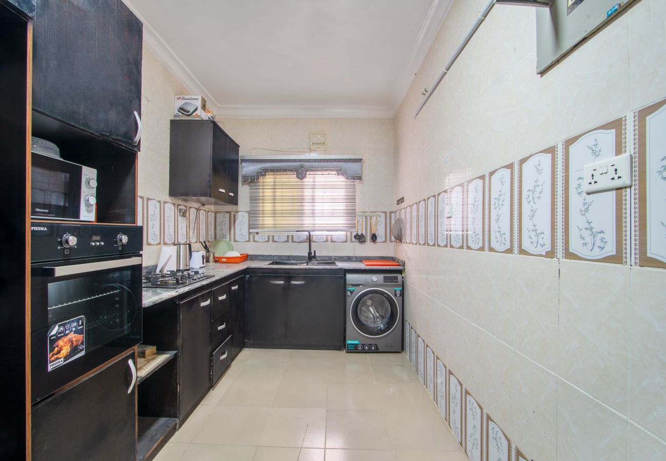 Apartment in Lekki - Fancy 2 bedroom with ps4 and a swimming pool | chisco bus stop Lekki. (inverter)