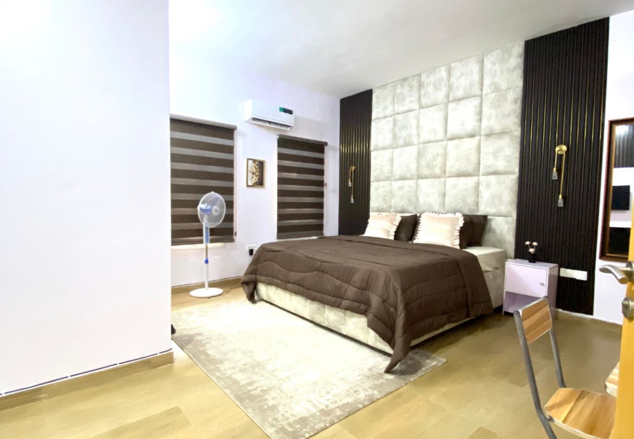 Apartment in Lekki - Beautiful 3 bedroom duplex with swimming pool, ps5 and trampoline | Eleganza bus stop Lekki (inverter)