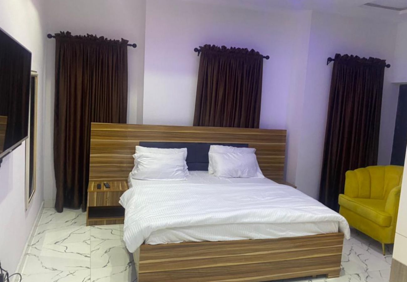 Apartment in Lagos - Spacious 4 bedroom duplex with a balcony | sangotedo Ajah