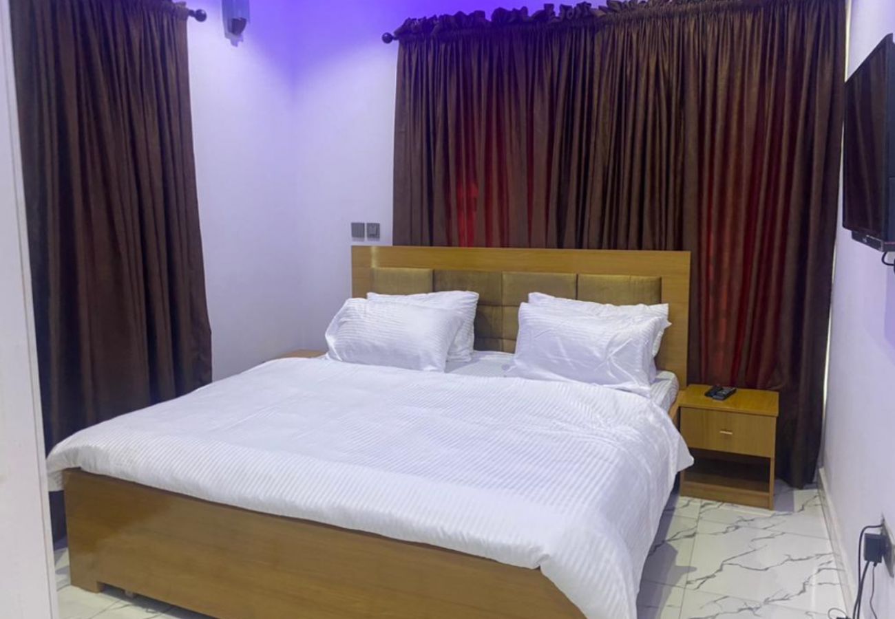 Apartment in Lagos - Spacious 4 bedroom duplex with a balcony | sangotedo Ajah