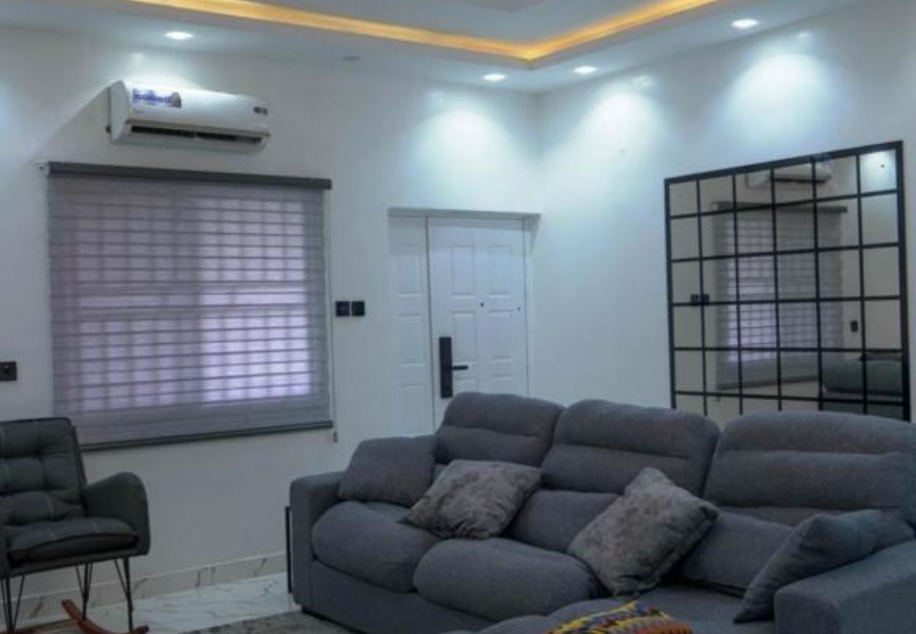 Apartment in Abuja - Cozy 1-bedroom apartment with board games | Wuse 2, Abuja (inverter)
