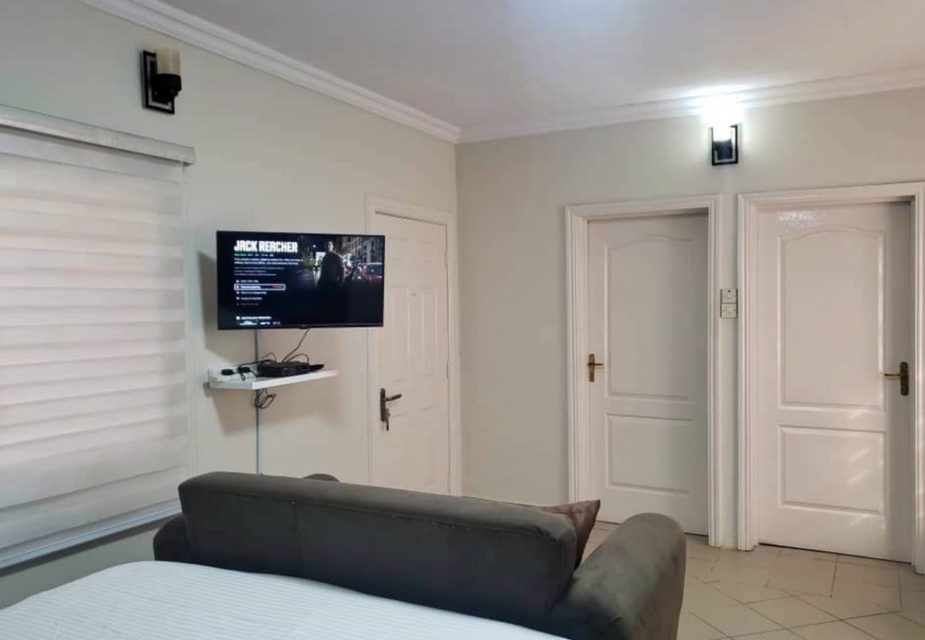 Studio in Lagos - Lovely Studio apartment with Gym, pool and BBQ | Maryland, Ikeja