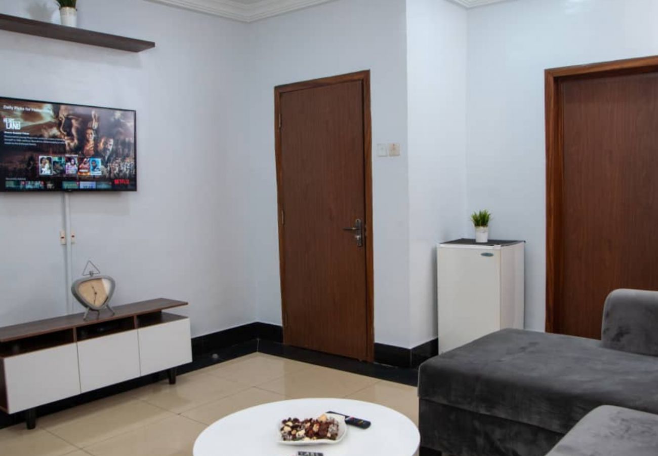 Apartment in Lagos - Beautiful 2 bedroom apartment | shonibare estate, Maryland 