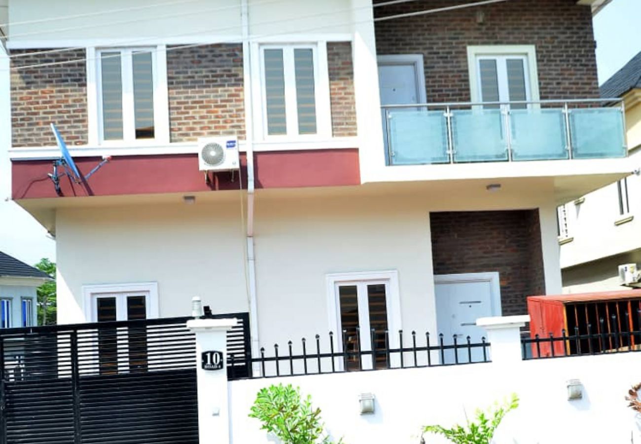 House in Lagos - Admirable 3 bedroom self compound with balcony | Ajah  (Inverter)