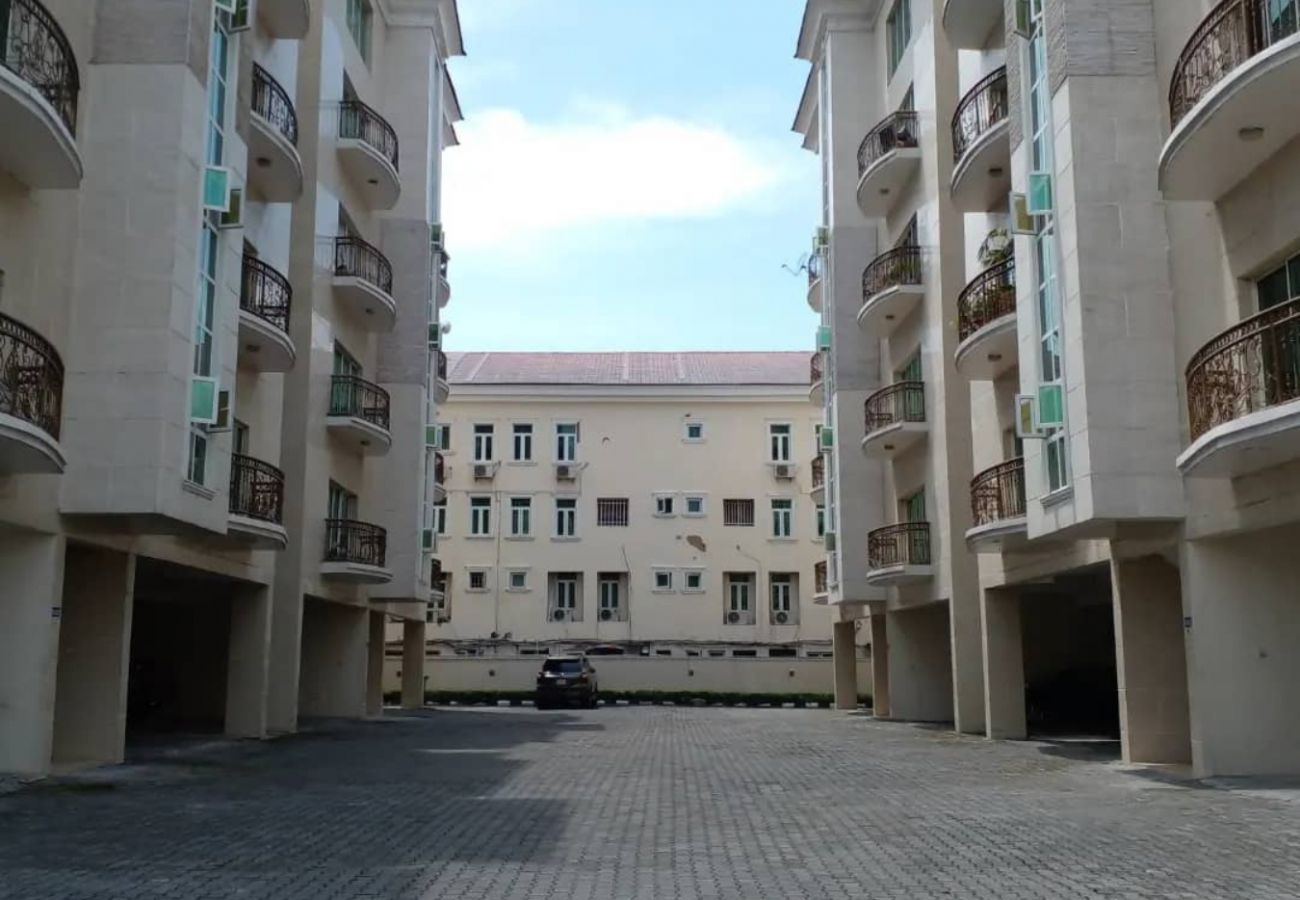 Apartment in Lagos - Elegant 3 bedroom with an outdoor pool and snooker board | Parkview ikoyi