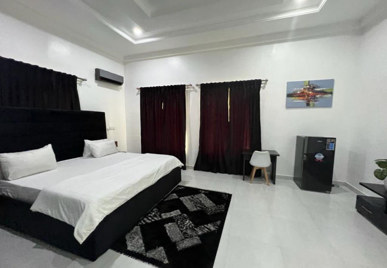 Apartment in Abuja - Admirable 4 bedroom  | Lugbe, Abuja