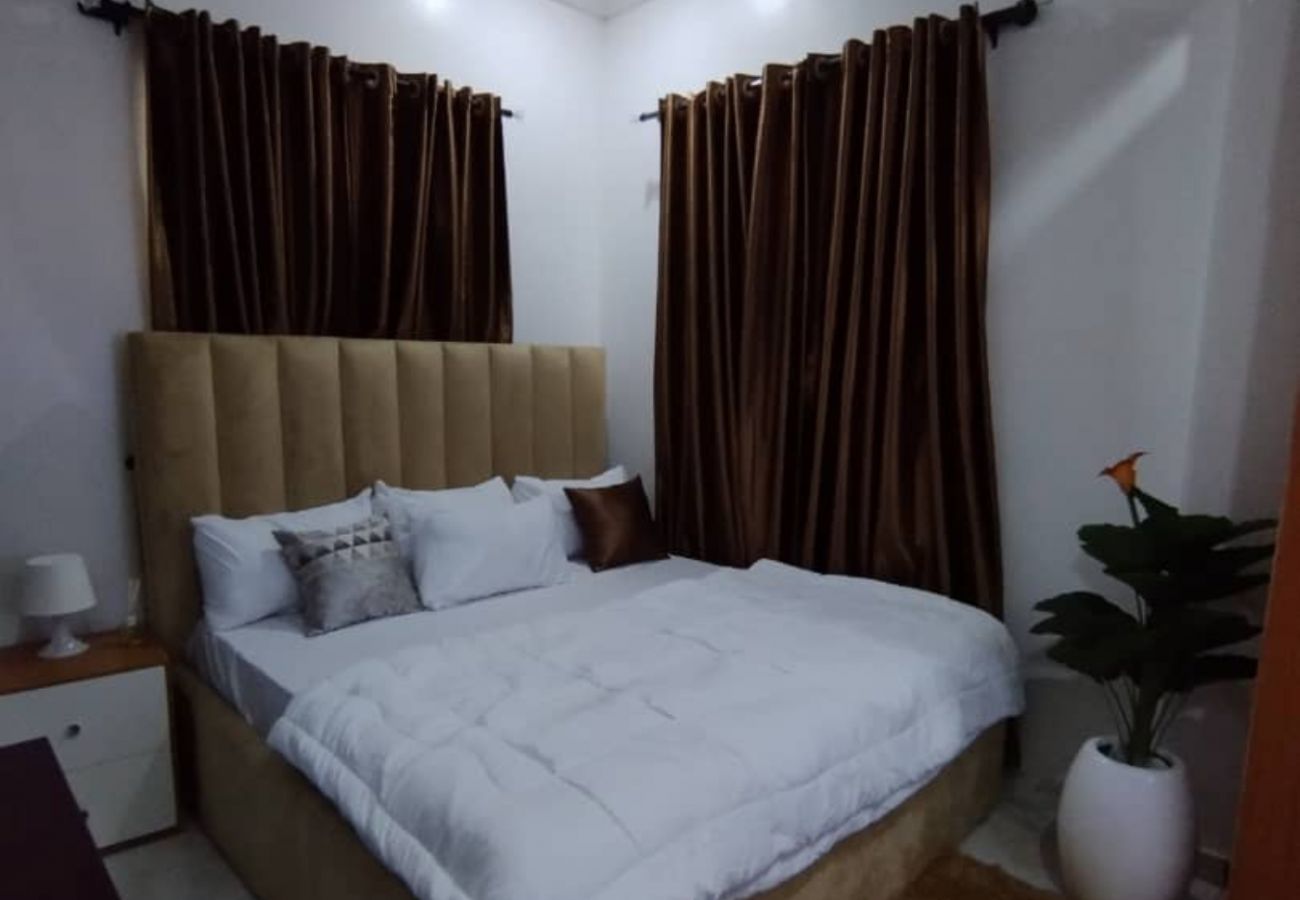 Apartment in Lekki -  Charming 1-bedroom apartment with gym | Ilasan, Lekki (inverter)