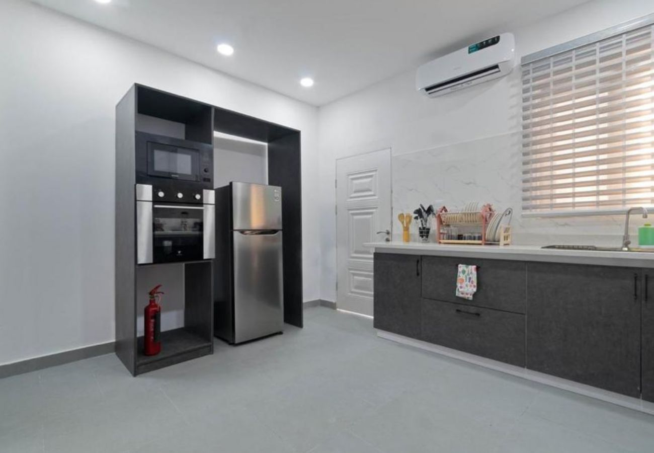 Apartment in Lekki - Alluring 3 bedroom smart home with PS5 and Video games| Lekki phase 1