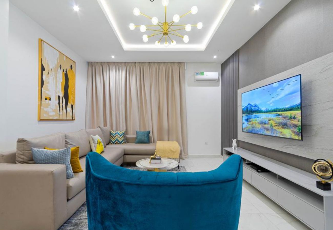 Apartment in Lekki - Breathtaking 2 bedroom apartment with swimming pool, snookerboard  and gym | Lekki phase 1