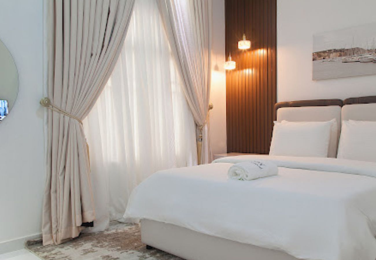 Apartment in Lagos - Beautiful 3 bedroom with balcony | Oniru, V.I