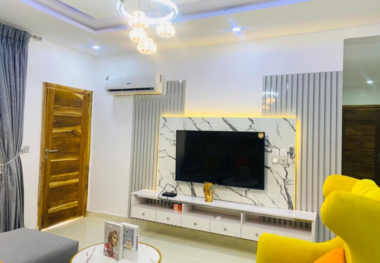 Apartment in Lekki - Colourful 1- bedroom apartment with swimming pool and openstyle kitchen| Salem lekki