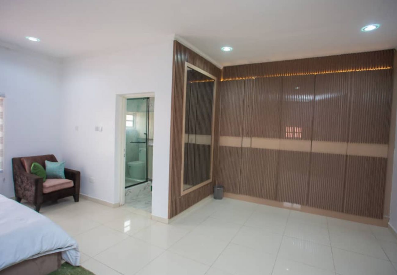 Apartment in Abuja - Stunning 2 bedroom apartment with a balcony | Wuse 2, Abuja