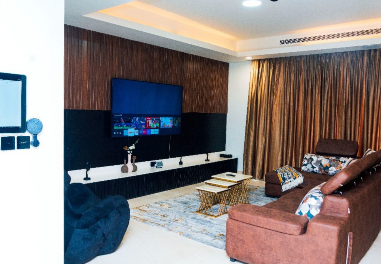 Apartment in Lagos - Lovely 2-bedroom smart home in Eko Atlantic, Victoria island with private cinema , gym and pool 