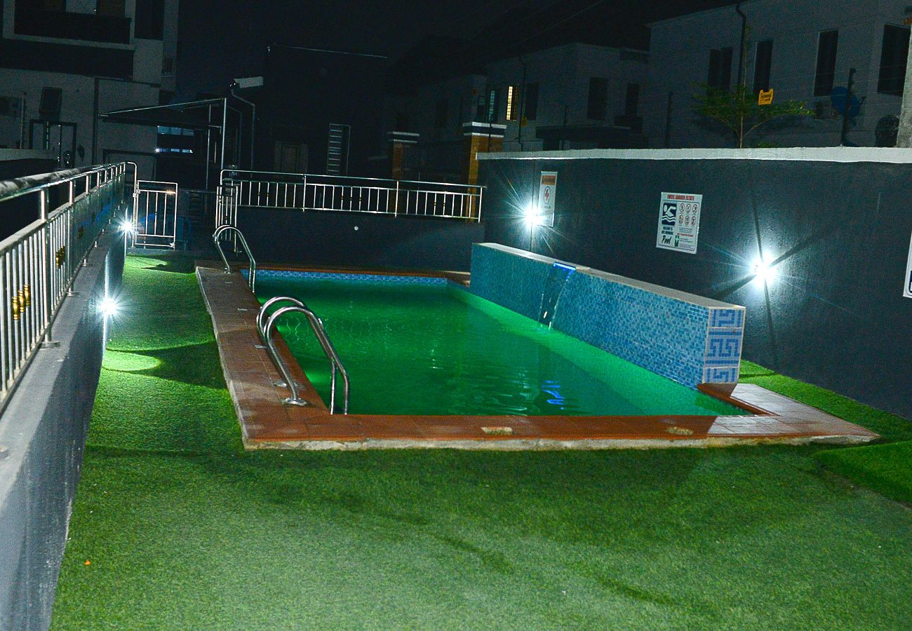 Apartment in Lekki - Beautiful 4 bedroom with swimming pool and gym | Orchid, Lekki (inverter)