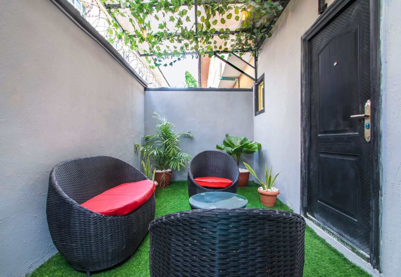 Apartment in Lekki - Classy studio with Open style kitchen plan and a garden| Lekki phase 1