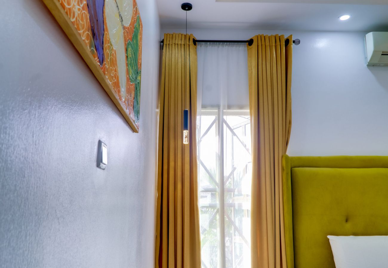 Apartment in Lagos - Sophisticated 1-bedroom with swimming pool and convertible snooker| Victoria island