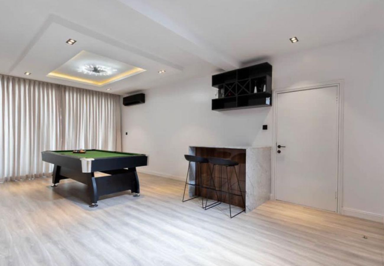 Apartment in Lagos - Serene 3-bedroom Apartment | Alexander, Ikoyi