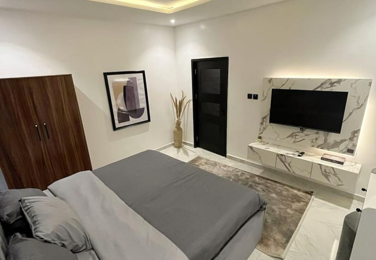 Apartment in Lekki - Admirable 2-bedroom apartment with swimming pool | Ikate, Lekki