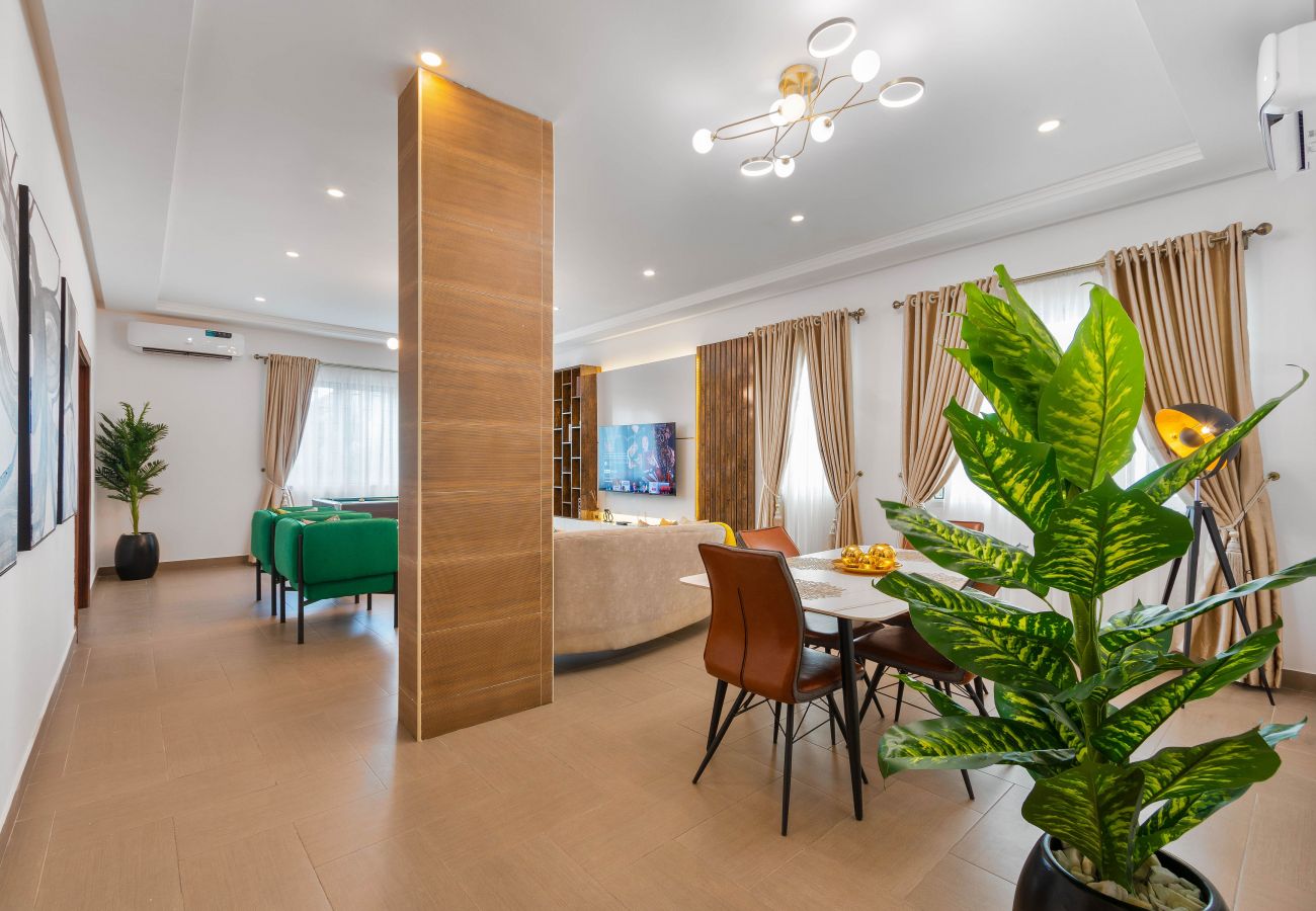 Apartment in Lekki - Elegant 2-bedroom Apartment with snooker | Lekki Phase 1
